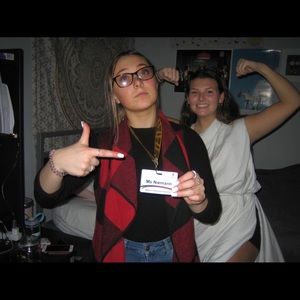 Meet your Posher, Cayli